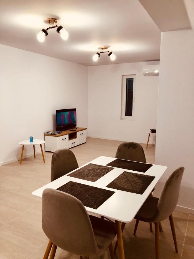 New And Modern Apartments In Villa, Near City Center M36 Temešvár Exteriér fotografie